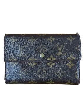 Louis Vuitton monogram wallet ~6.25”Wx4.25”H